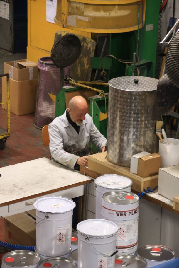 Esempio dalla galleria fotografica di JOLLY VERNICI SRL