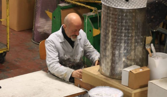 Esempio dalla galleria fotografica di JOLLY VERNICI SRL